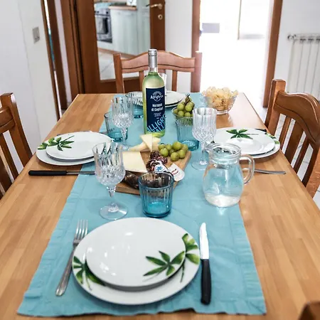 Casa Picasso - 2 Bedrooms, Location, Ac