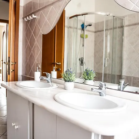 Casa Picasso - 2 Bedrooms, Location, Ac * كالياري